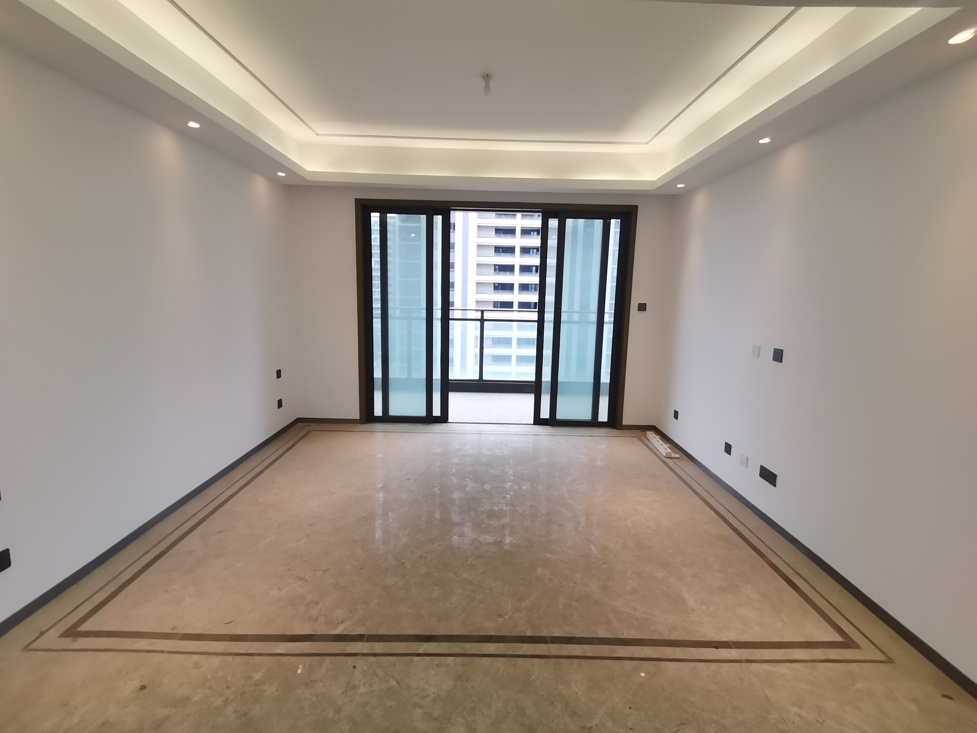都会沁园 4室2厅2卫 149.69m&sup2;