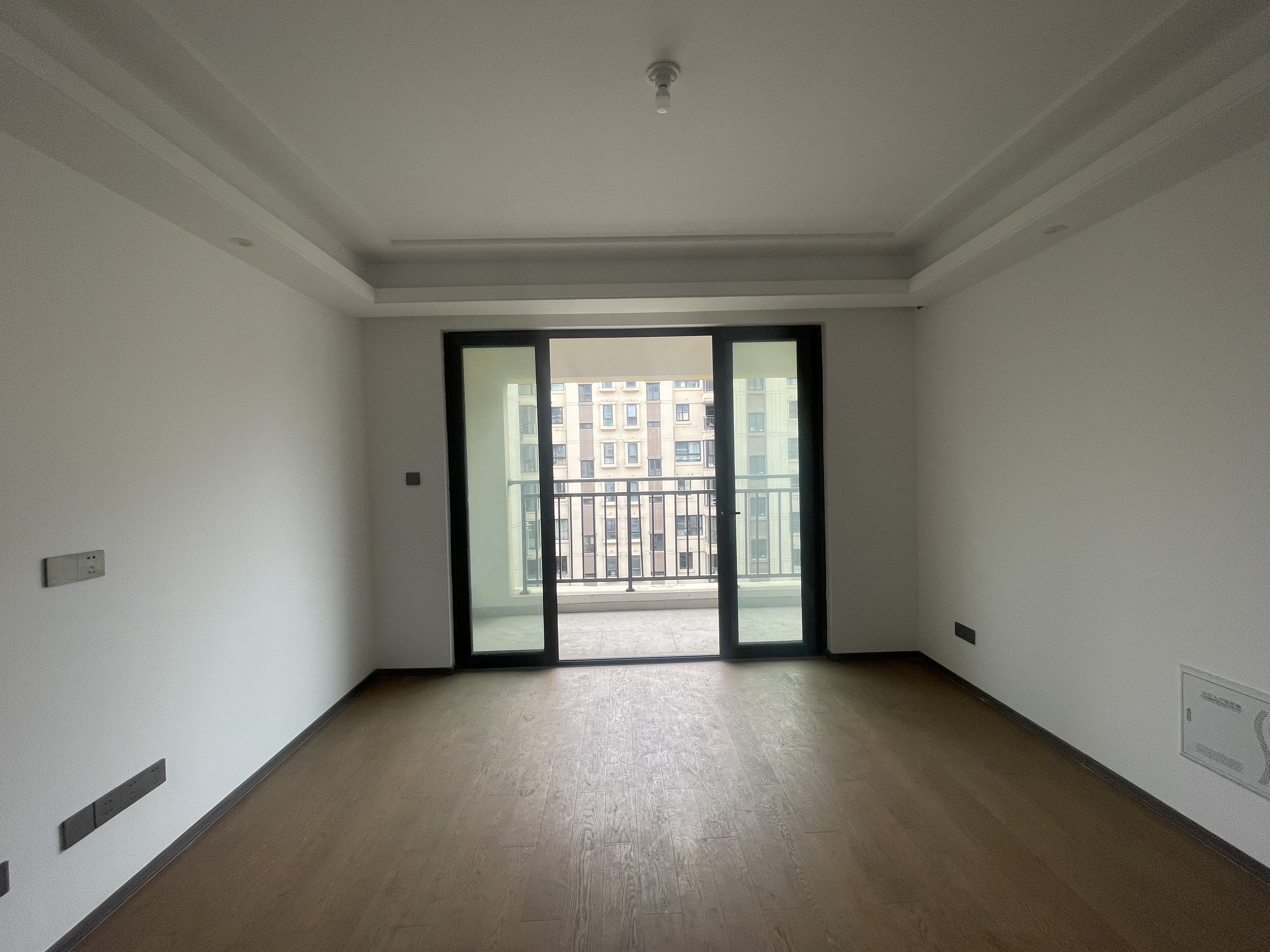 春风南岸 5室2厅2卫 142m&sup2;