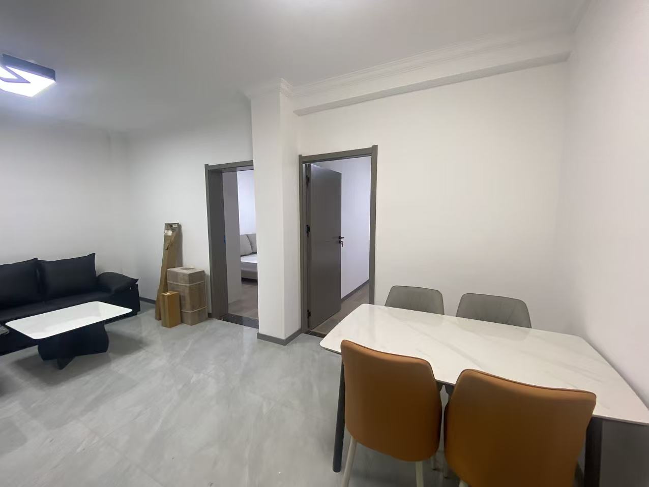 天龙逸园 2室1厅1卫 92m&sup2;