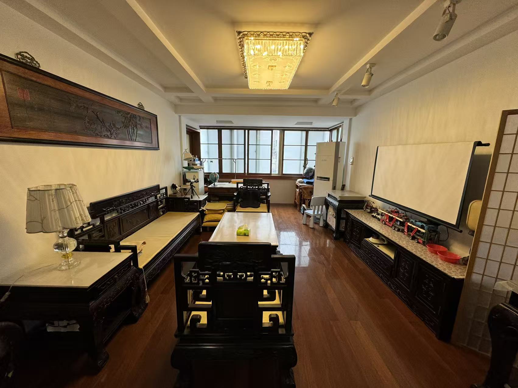 富贵园 3室2厅2卫 146m&sup2;