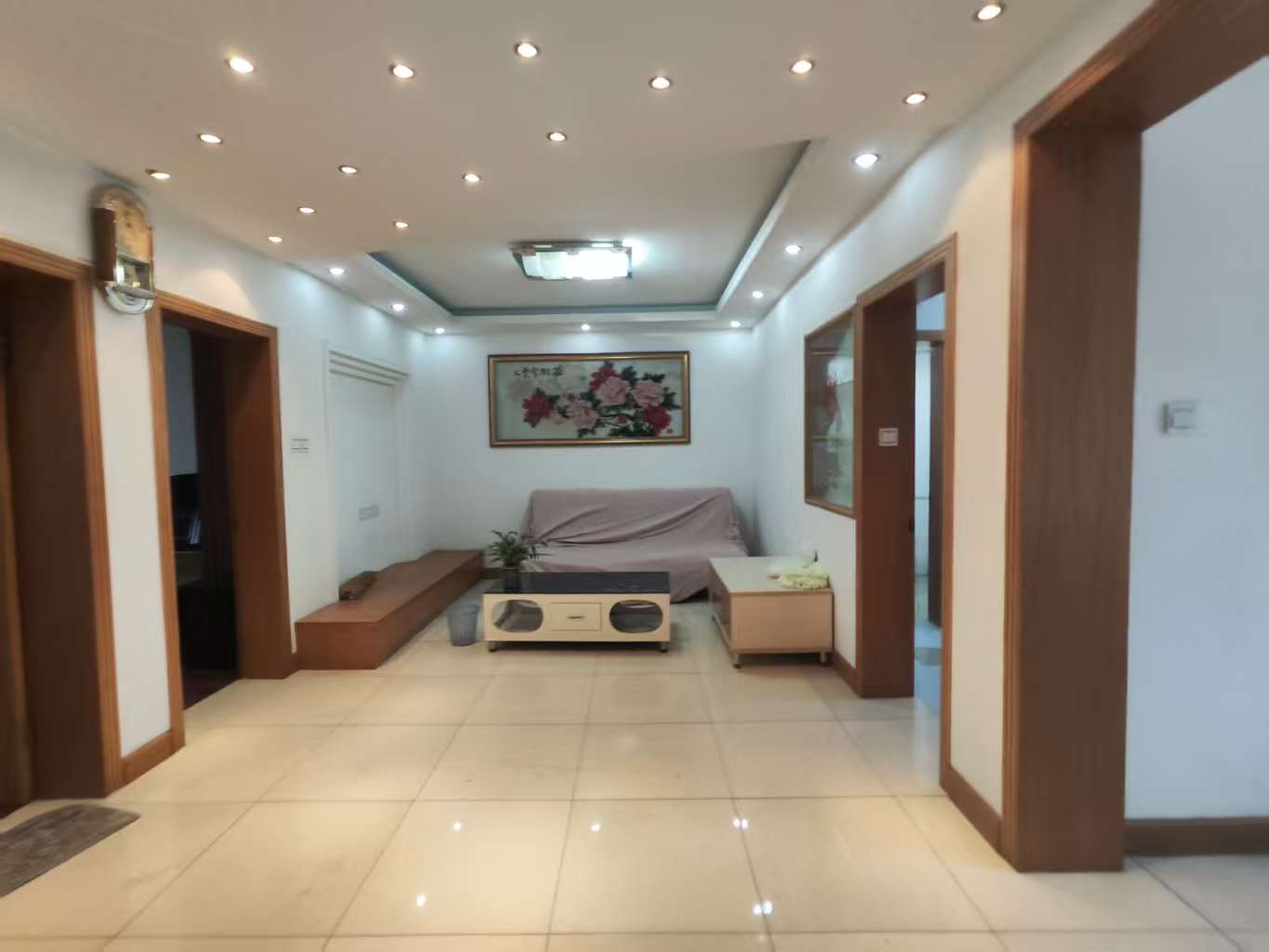 天都花苑 4室2厅1卫 158m&sup2;