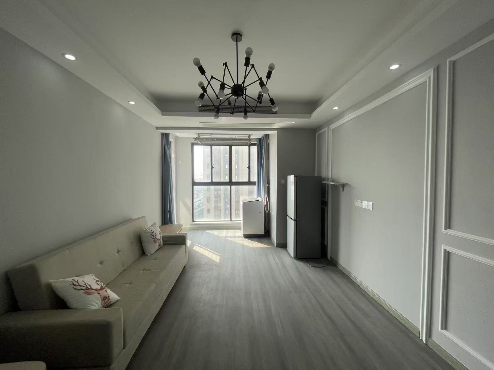 绿地新里城 3室2厅1卫 91.5m&sup2;