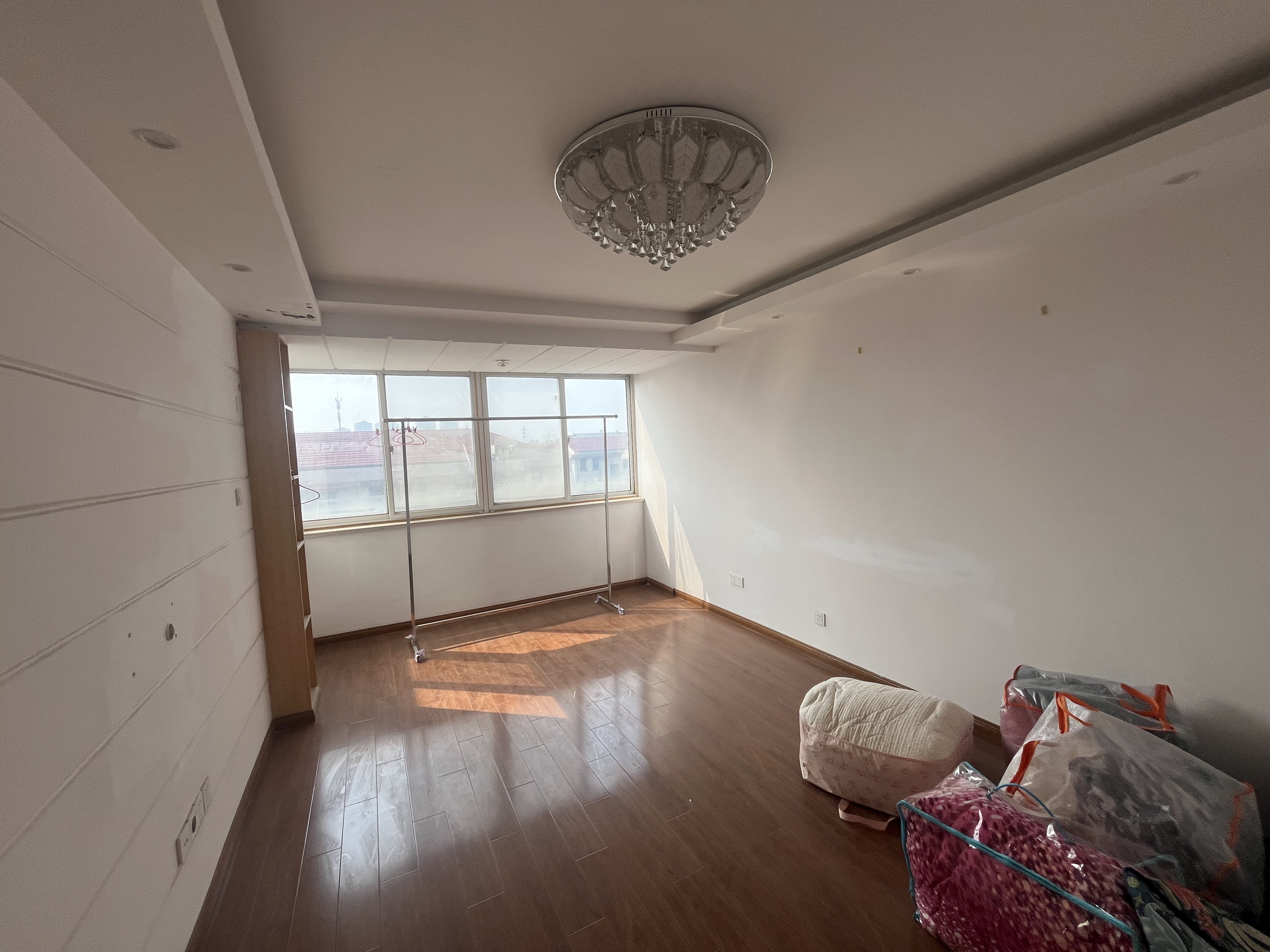 越江新村 3室1厅1卫 70.54m&sup2;