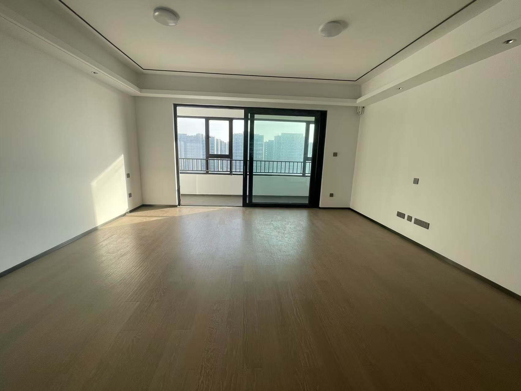 滨江道静园 3室2厅2卫 127m&sup2;