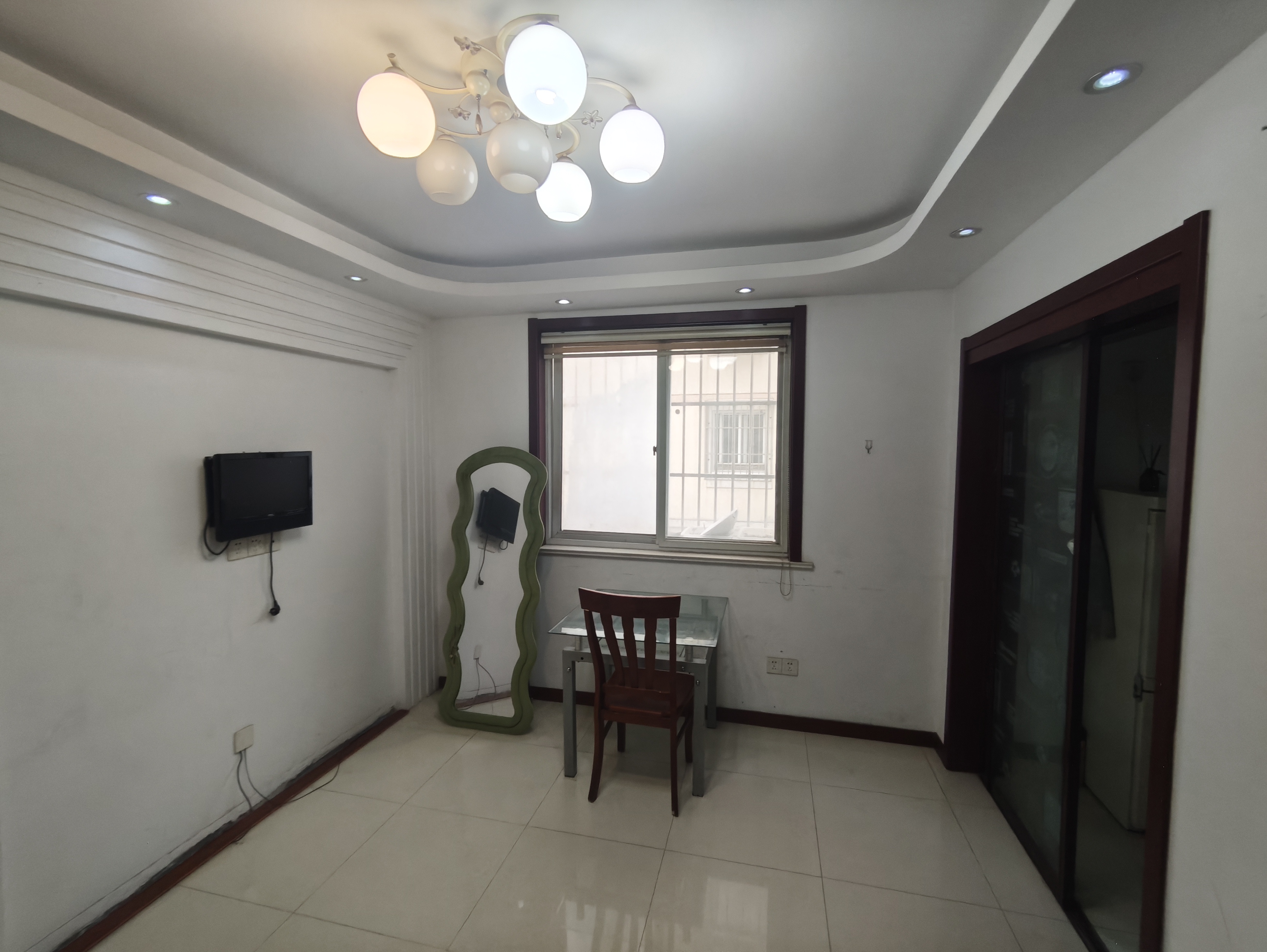 紫东花苑 1室1厅1卫 54m&sup2;
