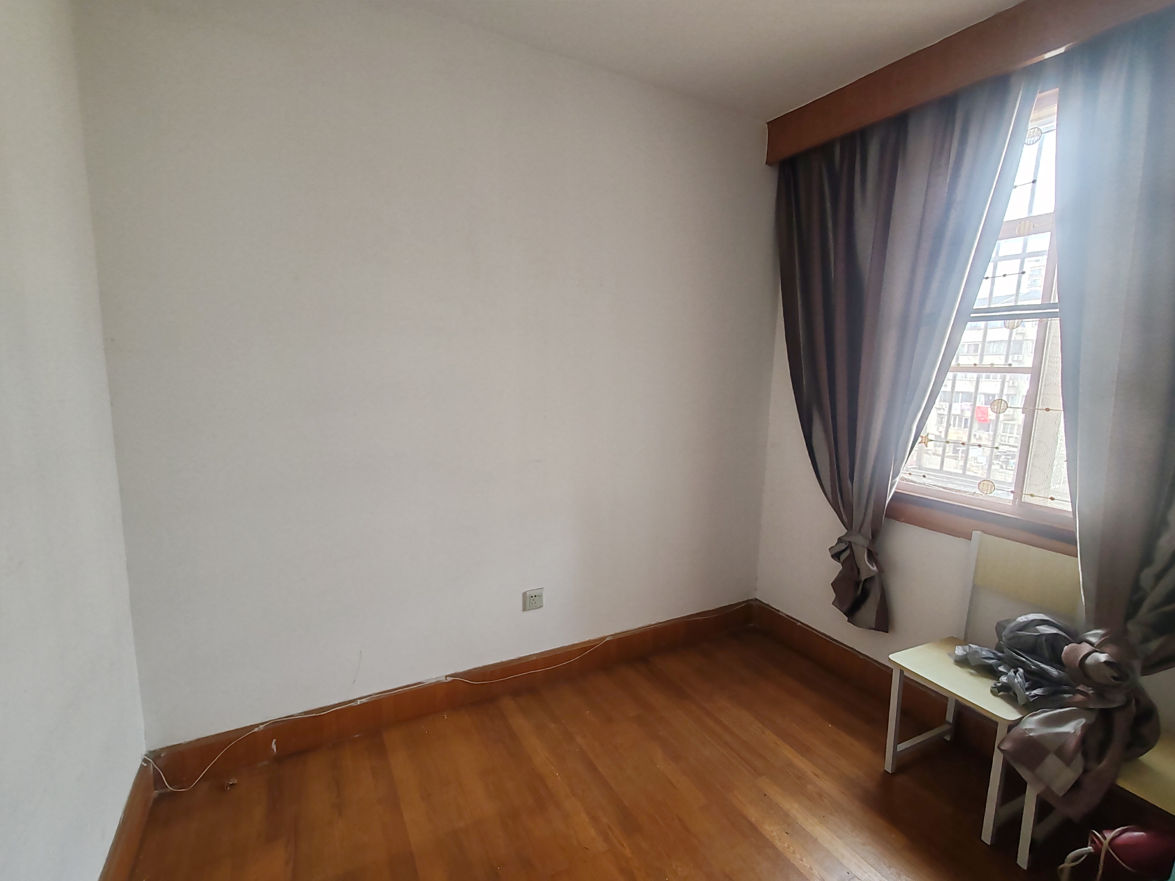郭里园 3室1厅1卫 74m&sup2;