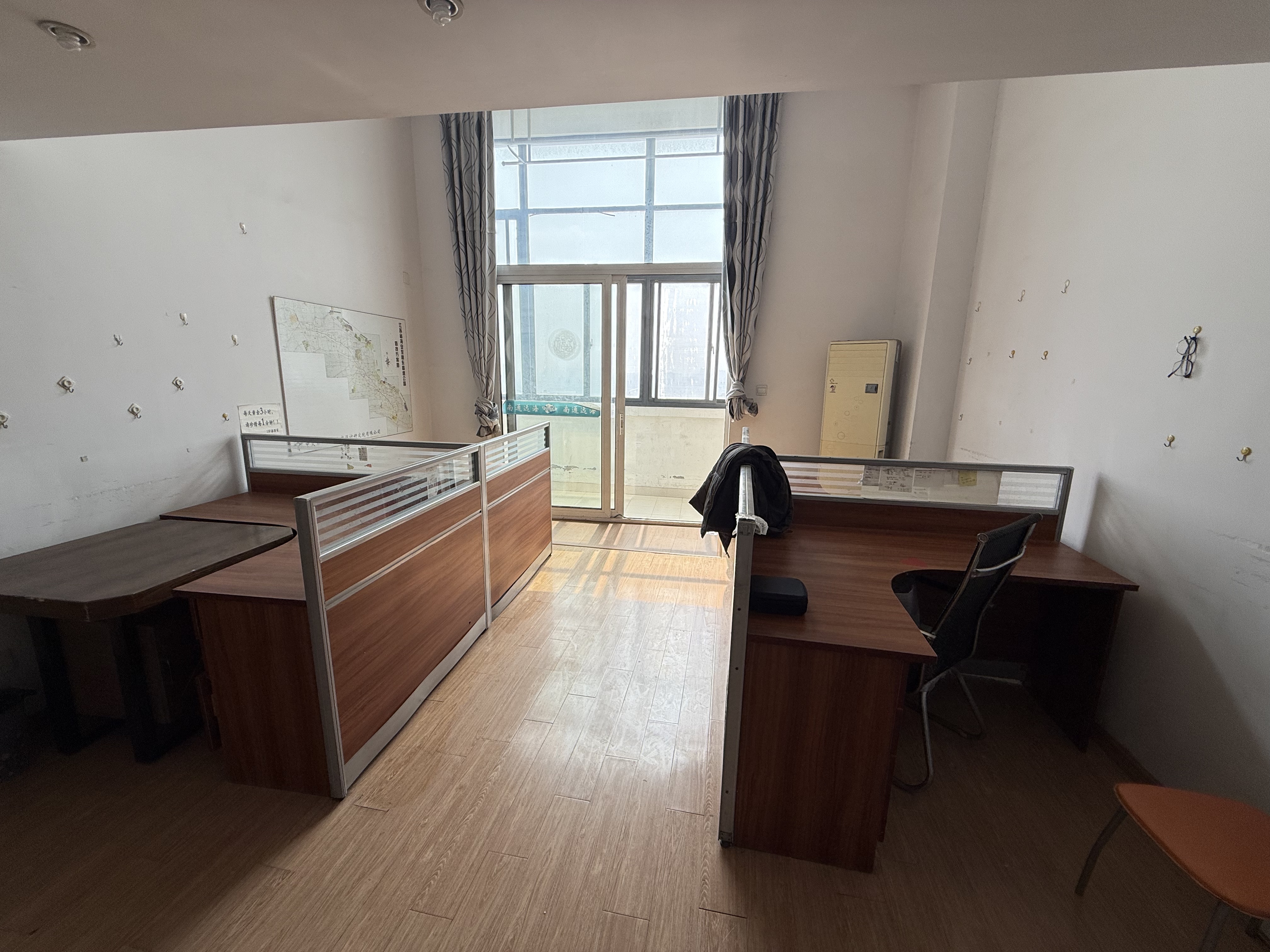 金海岸国际广场 3室2厅2卫 200m&sup2;