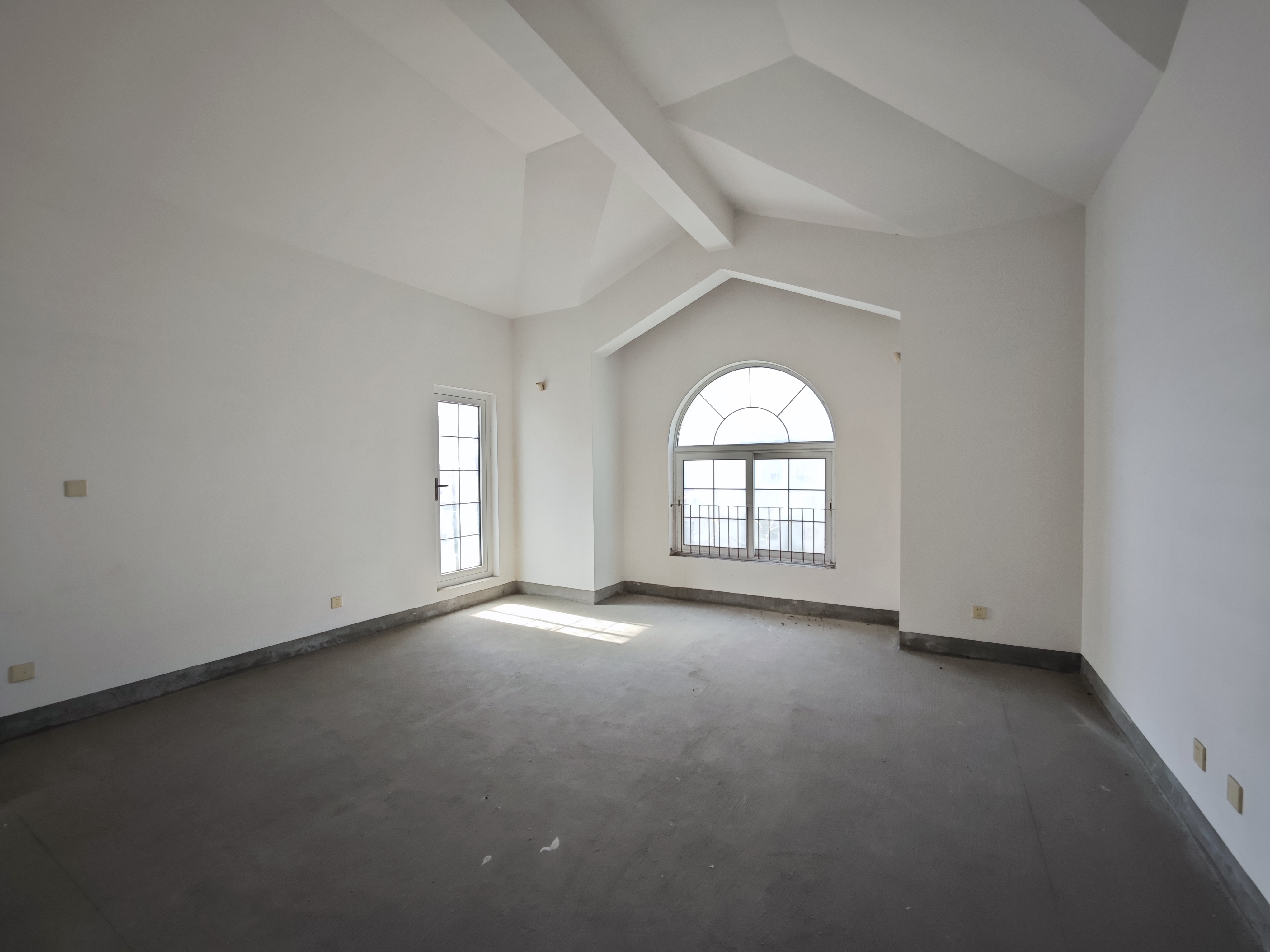 优山美地花园南区 5室2厅4卫 333m&sup2;