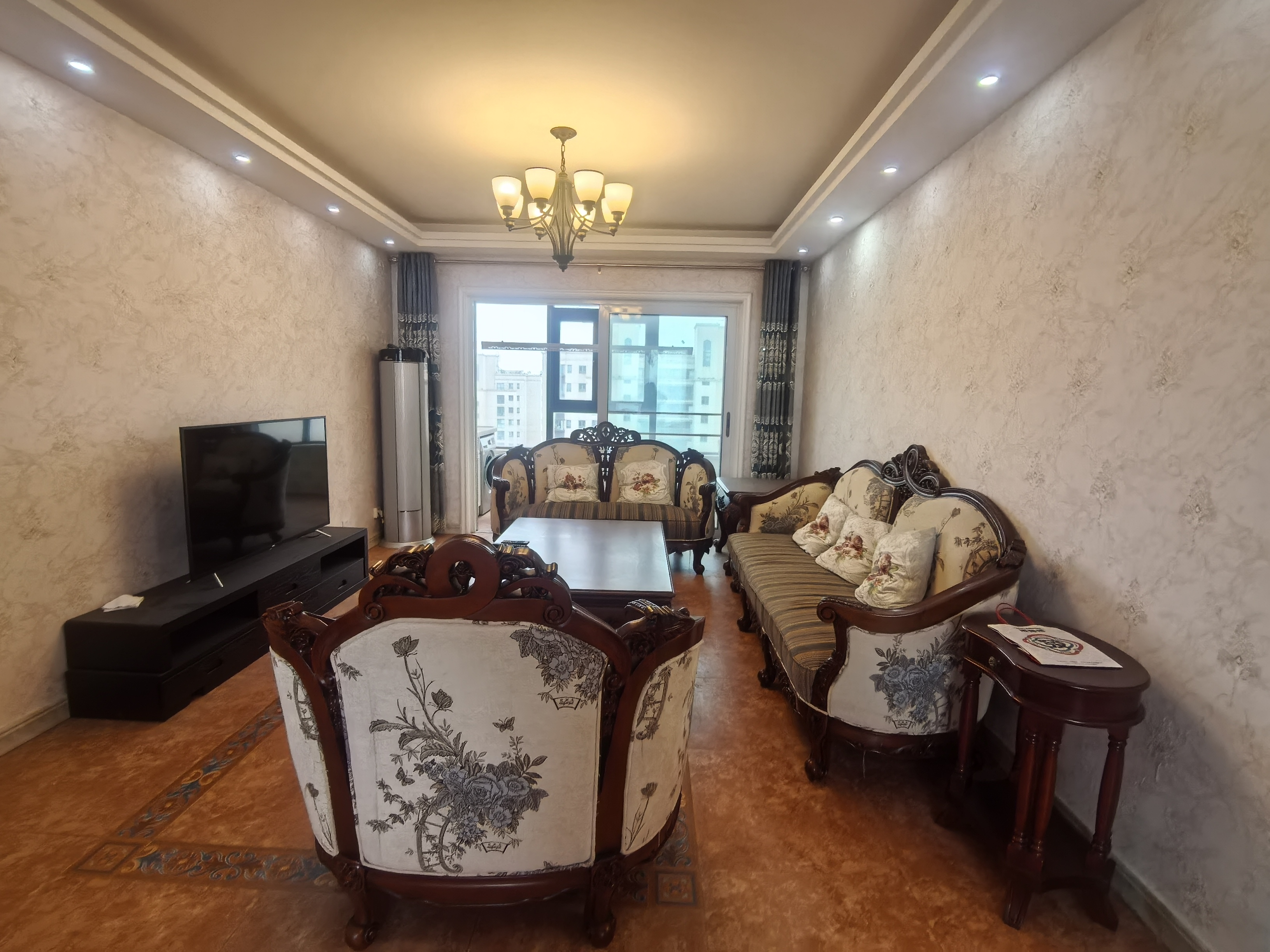 万达华府 3室2厅2卫 121m&sup2;