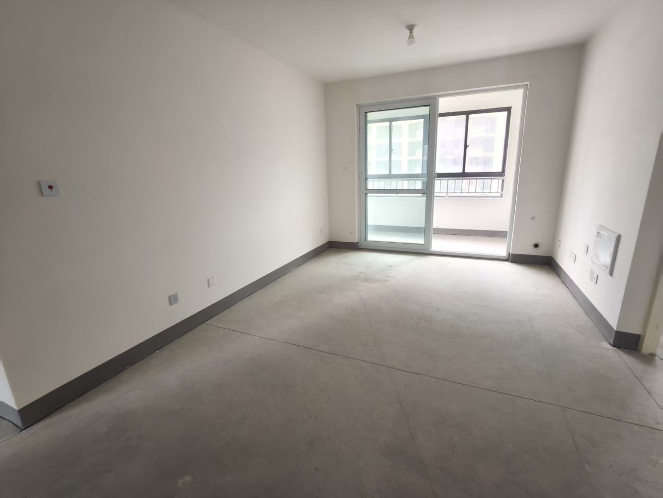 兴石花园 3室2厅1卫 114m&sup2;