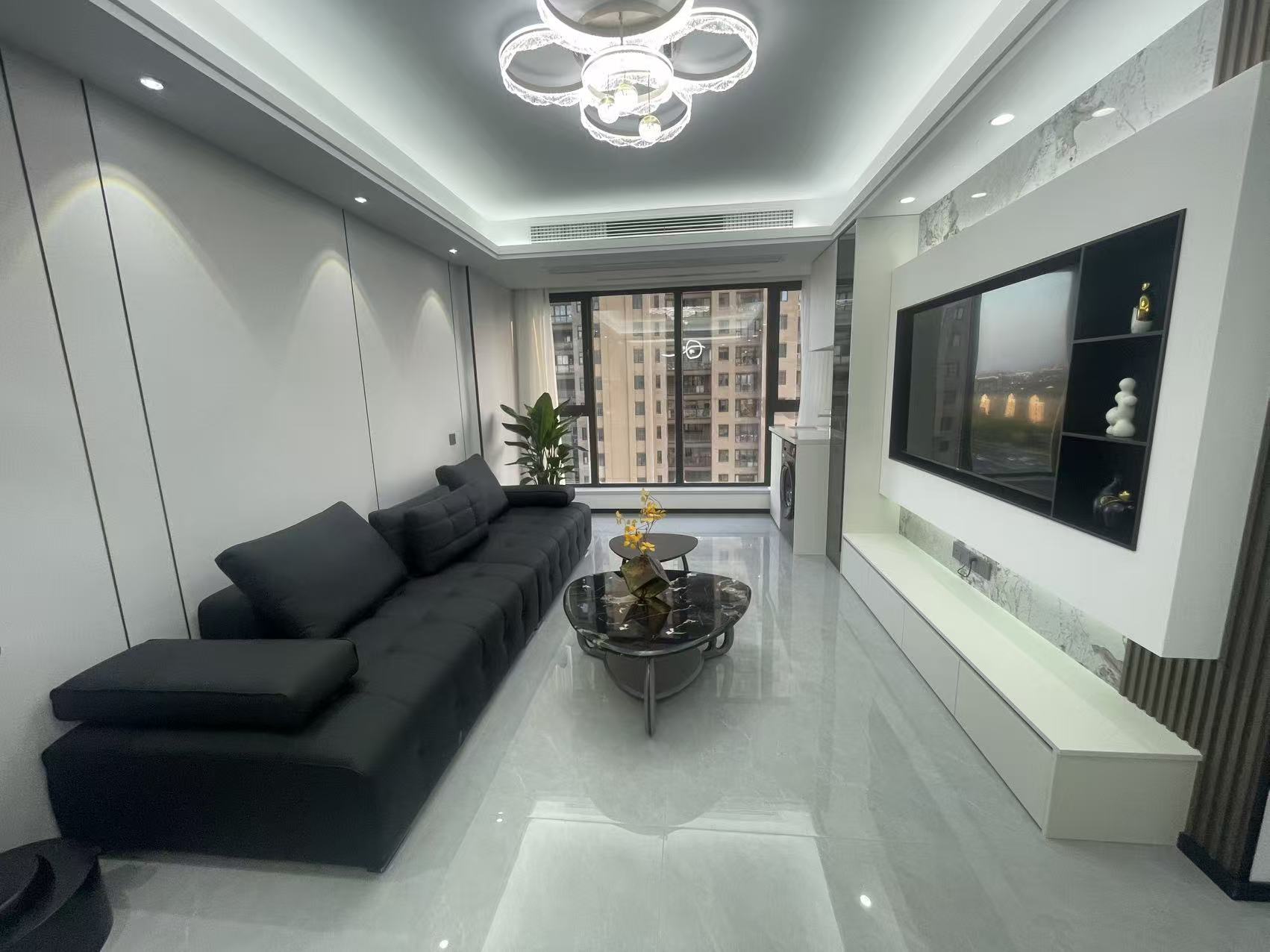 中港翡翠城 3室2厅1卫 90m&sup2;