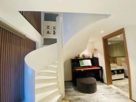 恒隆国际 1室2厅2卫 140m&sup2;