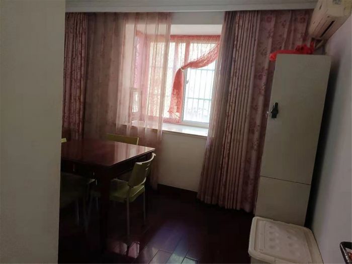 春晖花园 3室2厅2卫 136m&sup2;