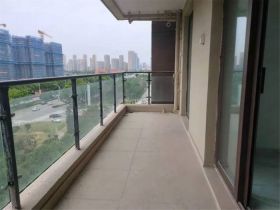 碧桂园时代悦城 3室2厅2卫 114m&sup2;