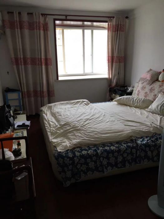 春晖花园 4室2厅2卫 192.00m&sup2;