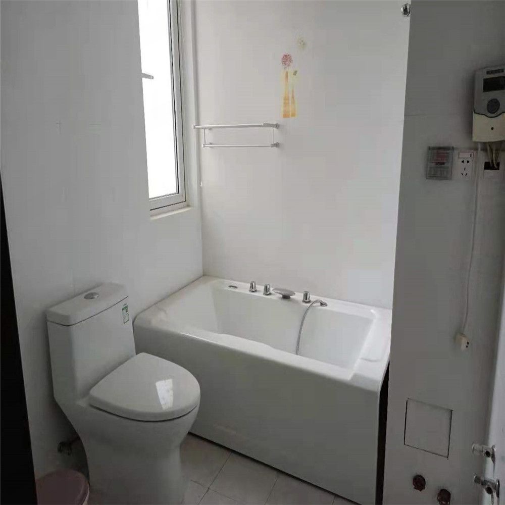 军山花园 3室2厅2卫 138m&sup2;