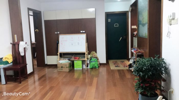 华侨花苑 3室2厅2卫 150m&sup2;