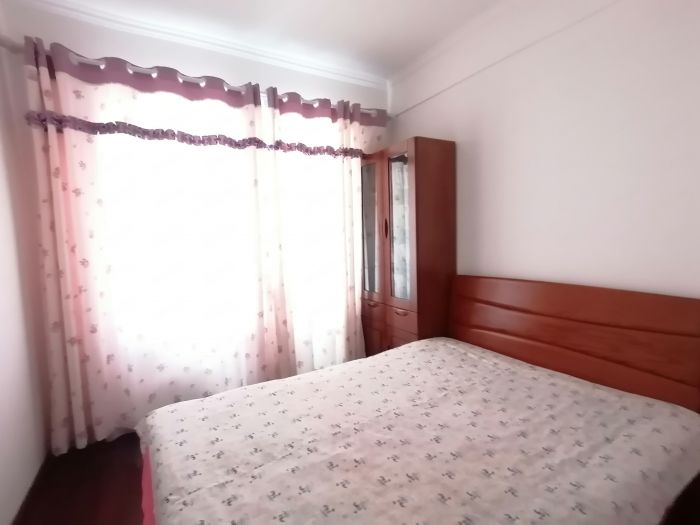 中南世纪花城二期 3室2厅2卫 140m&sup2;
