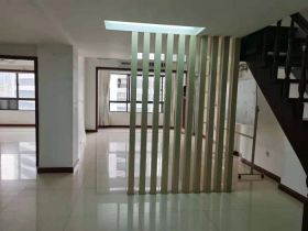 鸿运大厦 2室1厅1卫 65m&sup2;