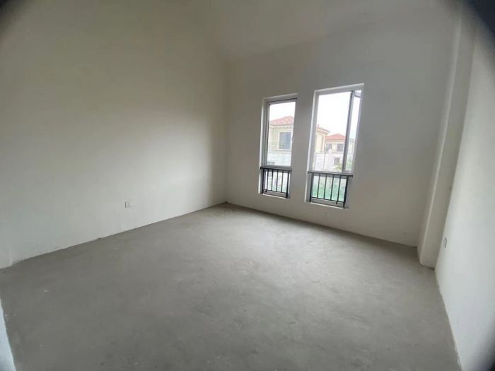 顺发御园 4室2厅4卫 249m&sup2;