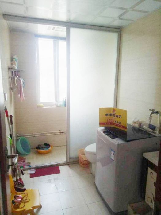 新星苑 3室2厅1卫 117m&sup2;