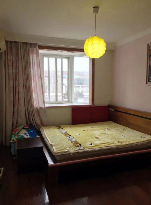外滩小区 4室2厅2卫 130.00m&sup2;