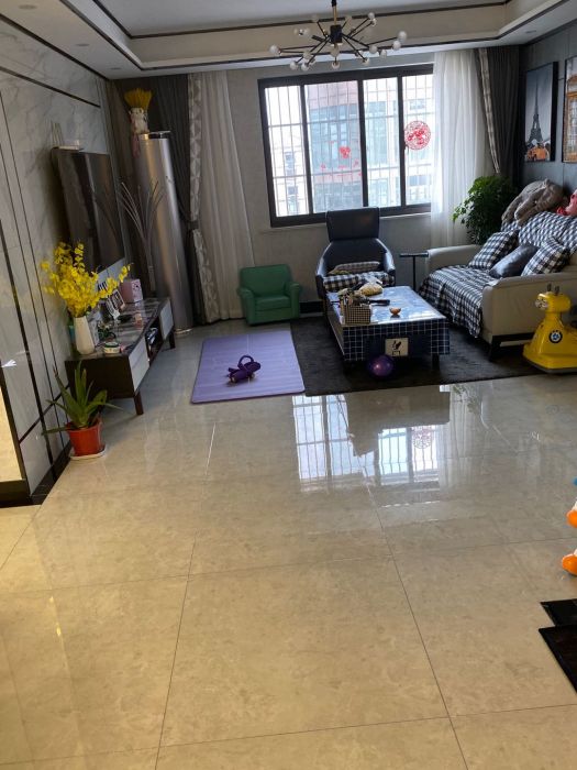 德民旺角 3室2厅1卫 135m&sup2;