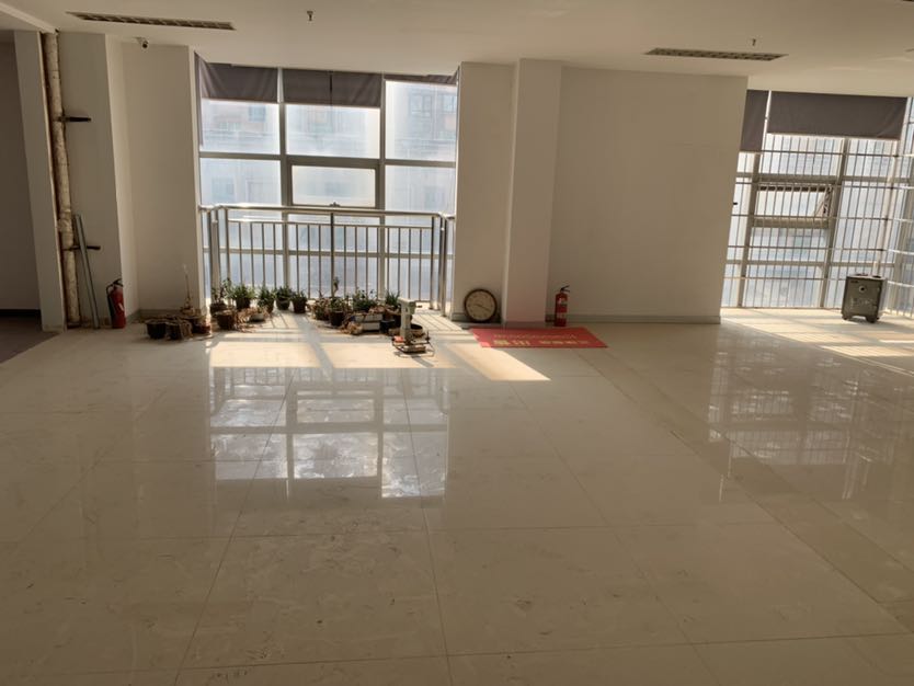 锦峰大厦 4室1厅1卫 191.58m&sup2;