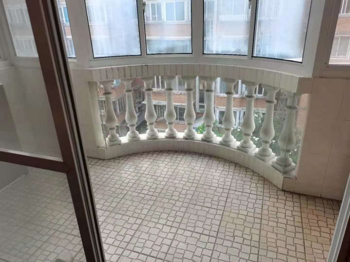 鑫乾花园 4室2厅2卫 150m&sup2;