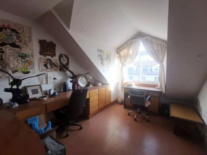 朝晖花园 3室2厅2卫 135m&sup2;