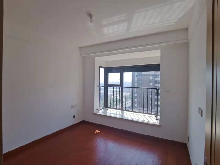 林肯公园 3室2厅1卫 93m&sup2;