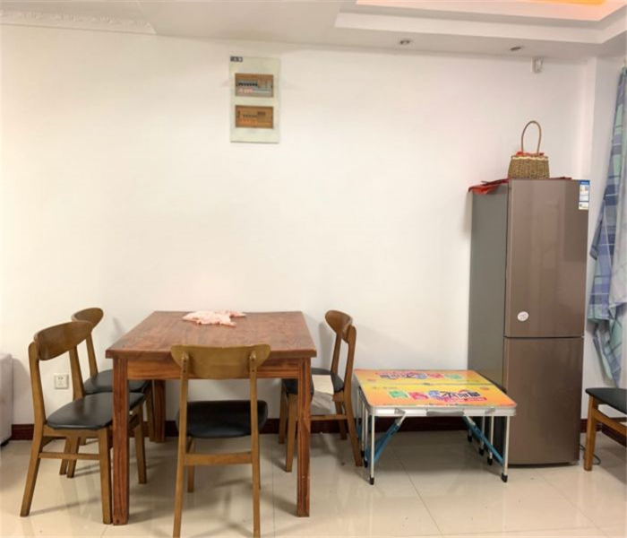 万通城 2室2厅1卫 100m&sup2;