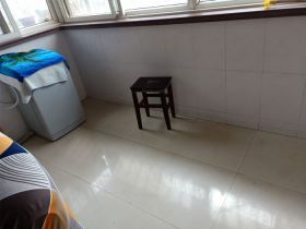 紫荆花园 3室2厅1卫 96m&sup2;