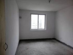 滨河东城 3室2厅2卫 137m&sup2;