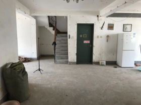 外滩小区 5室3厅2卫 222m²