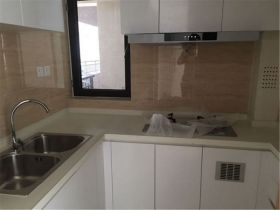 绿地新里城 3室2厅1卫 95m&sup2;