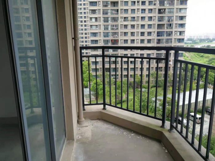 江景国际家园 3室2厅2卫 145m&sup2;