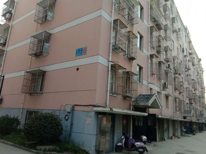 新华佳园 4室2厅1卫 142.91m&sup2;