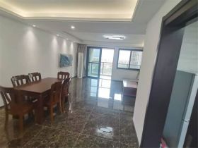 云樾东方 3室2厅2卫 136m&sup2;