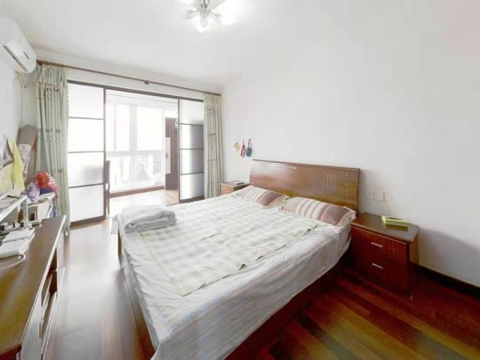 东昇花园 4室2厅1卫 149.86m&sup2;