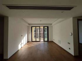 春风南岸 5室2厅2卫 142m²