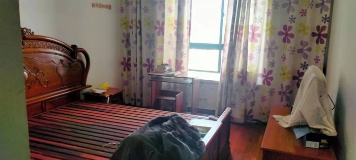 南方公寓 3室2厅2卫 143.59m&sup2;