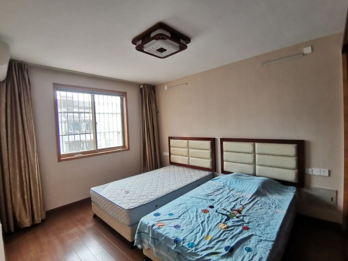 天都花苑 4室2厅2卫 129m&sup2;