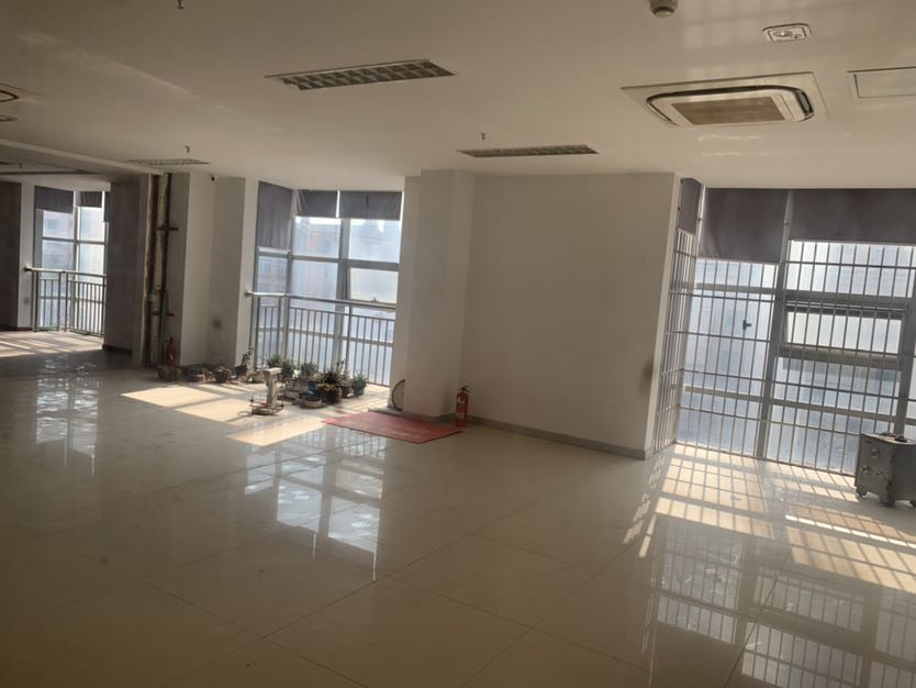 锦峰大厦 3室1厅1卫 140.64m&sup2;