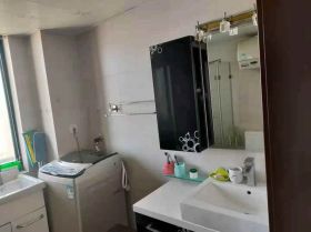 凤凰莱茵苑 3室2厅2卫 147m&sup2;