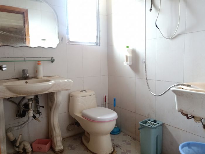 紫荆花园 3室2厅1卫 96m&sup2;