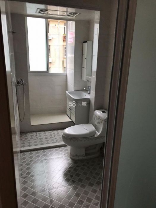 城港新村 1室1厅1卫 49m&sup2;