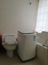 凤凰莱茵苑 4室2厅3卫 210.58m&sup2;