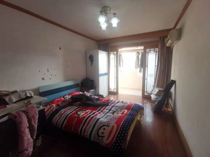 朝晖花园 3室2厅2卫 135m&sup2;
