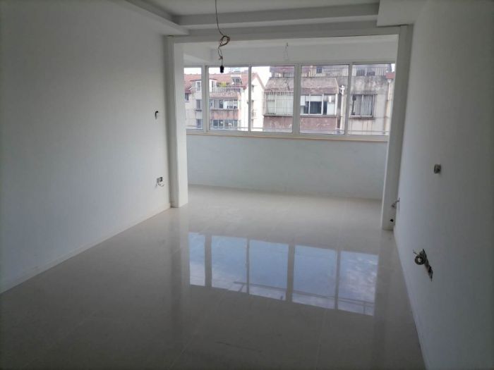 濠西园 6室3厅3卫 150m&sup2;